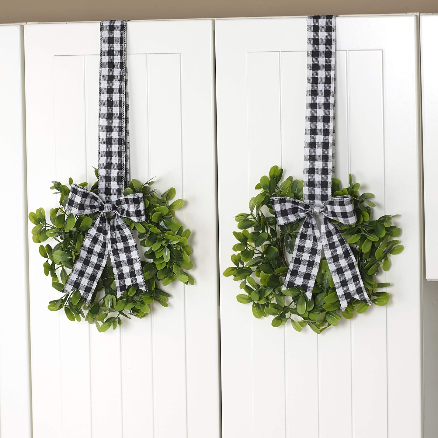 LCI Set of 2 Faux Kitchen Cabinet Wreaths 11&#x22; W x 21&#x22; L Each (Black &#x26; White Plaid)