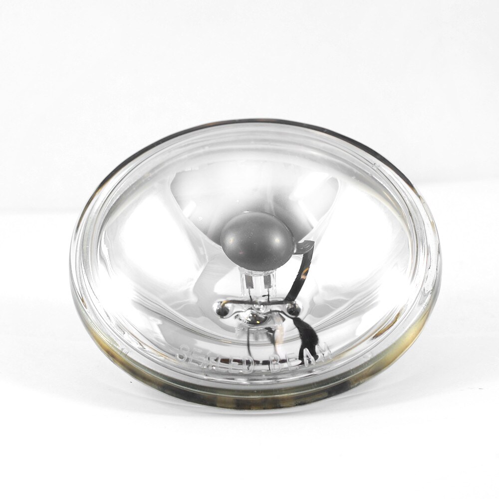 BULBAMERICA 4515 30w 6v PAR36 Spotlamp Par Can Bulb