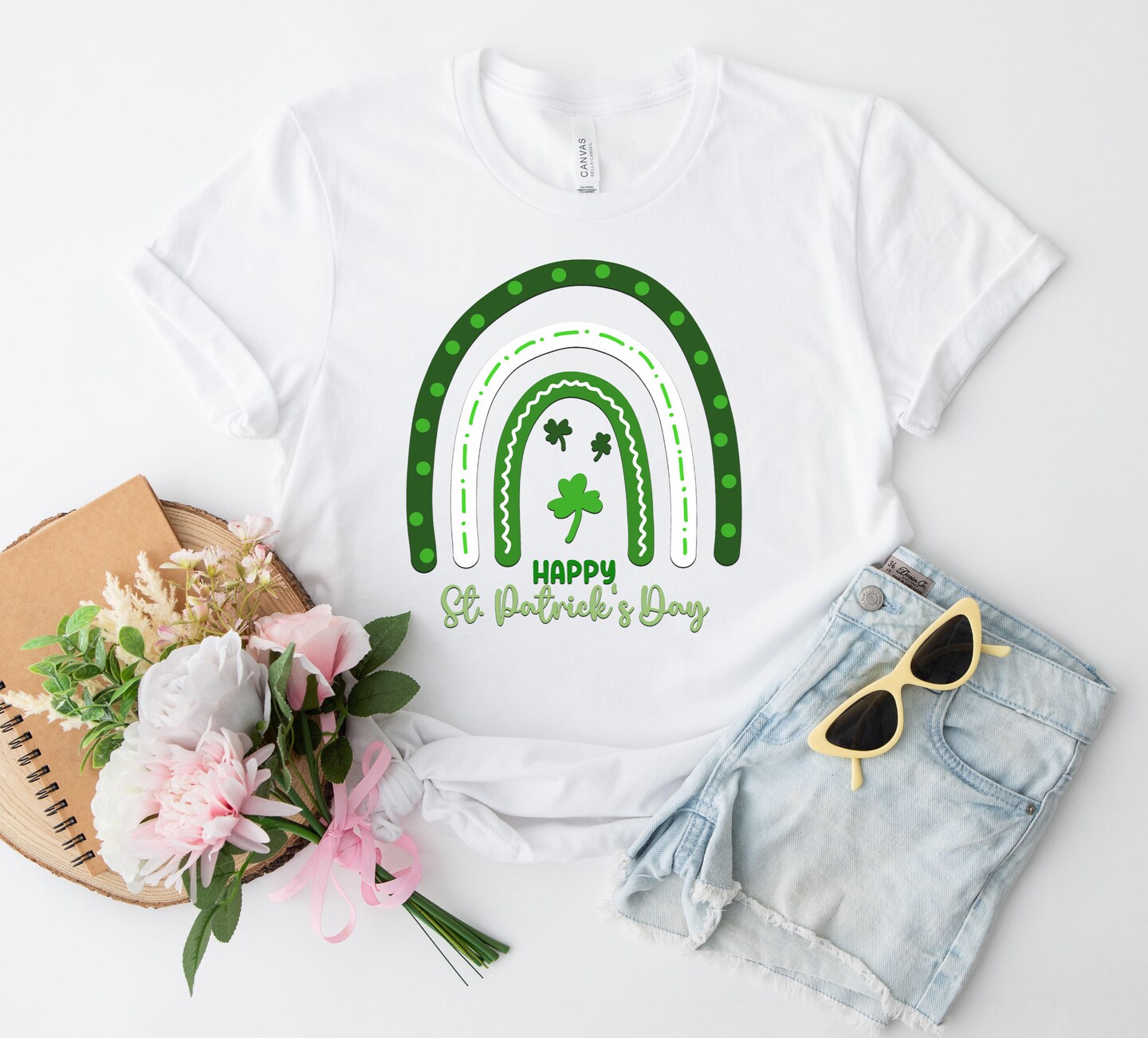 Womens Luckiest Mom Ever - Funny Cute St Patricks Day Gift For Mom T-Shirt