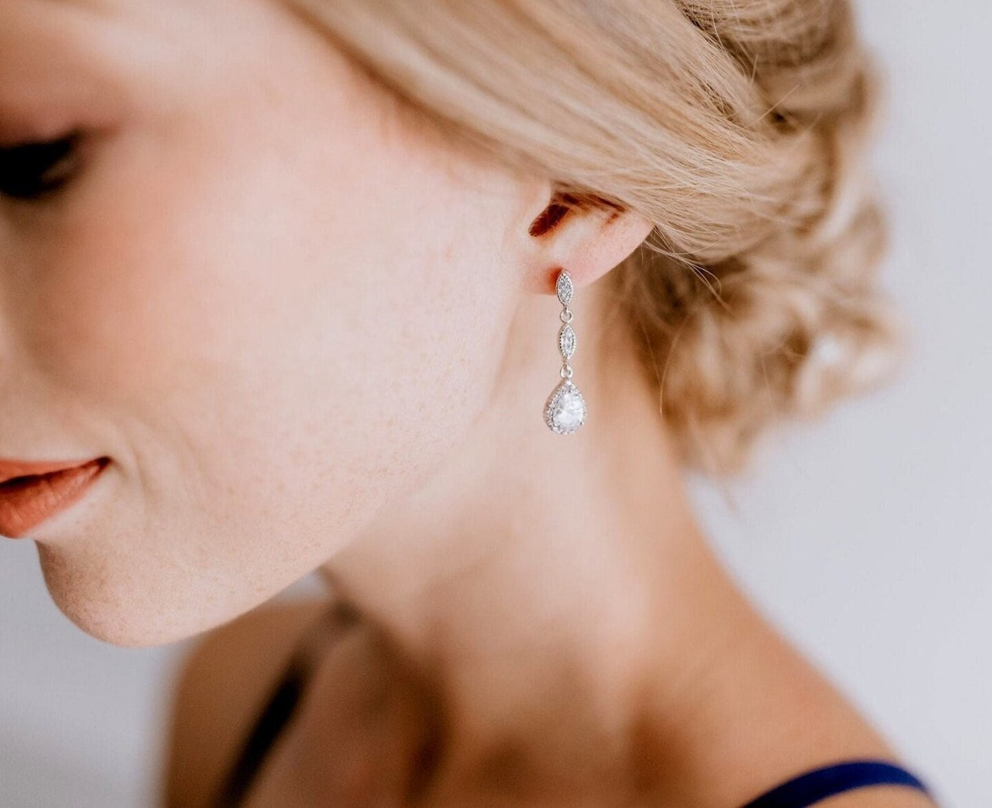 GLENN Pearl Drop Bridal Earrings – Blair Nadeau Bridal Adornments