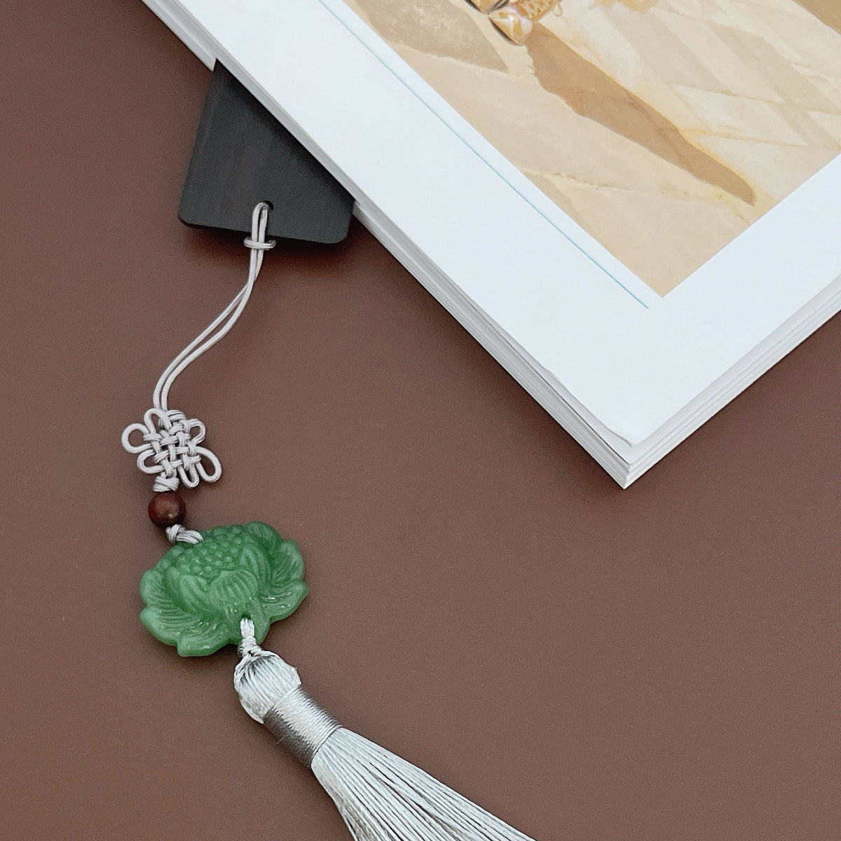 Wrapables Sandalwood Bookmark with Pendant Tassel for Book Lovers an Readers