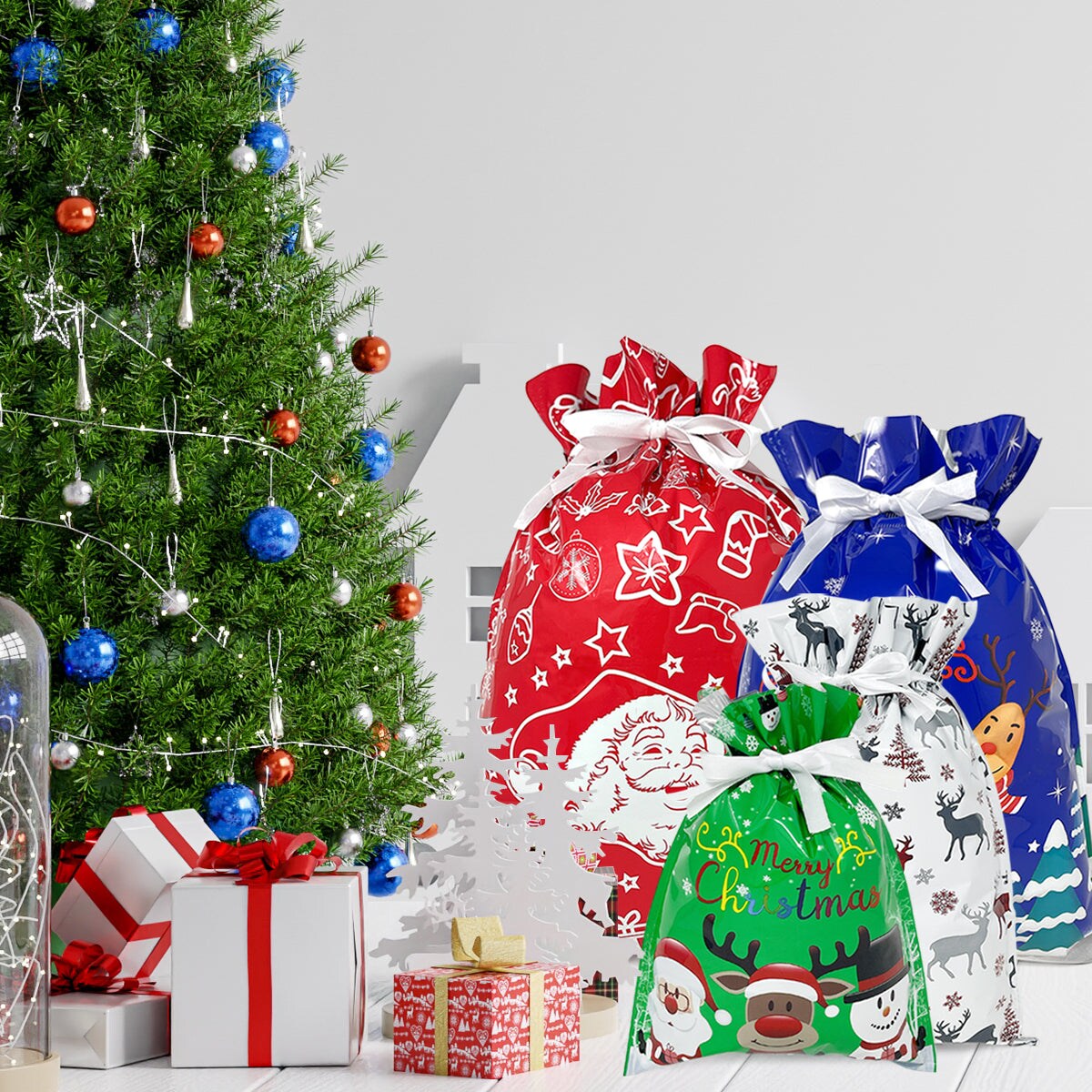 Wrapables Aluminum Foil Christmas Holiday Drawstring Gift Bags for Party Favors, Goodie Bag, Treats, Gift Wrap, Parties