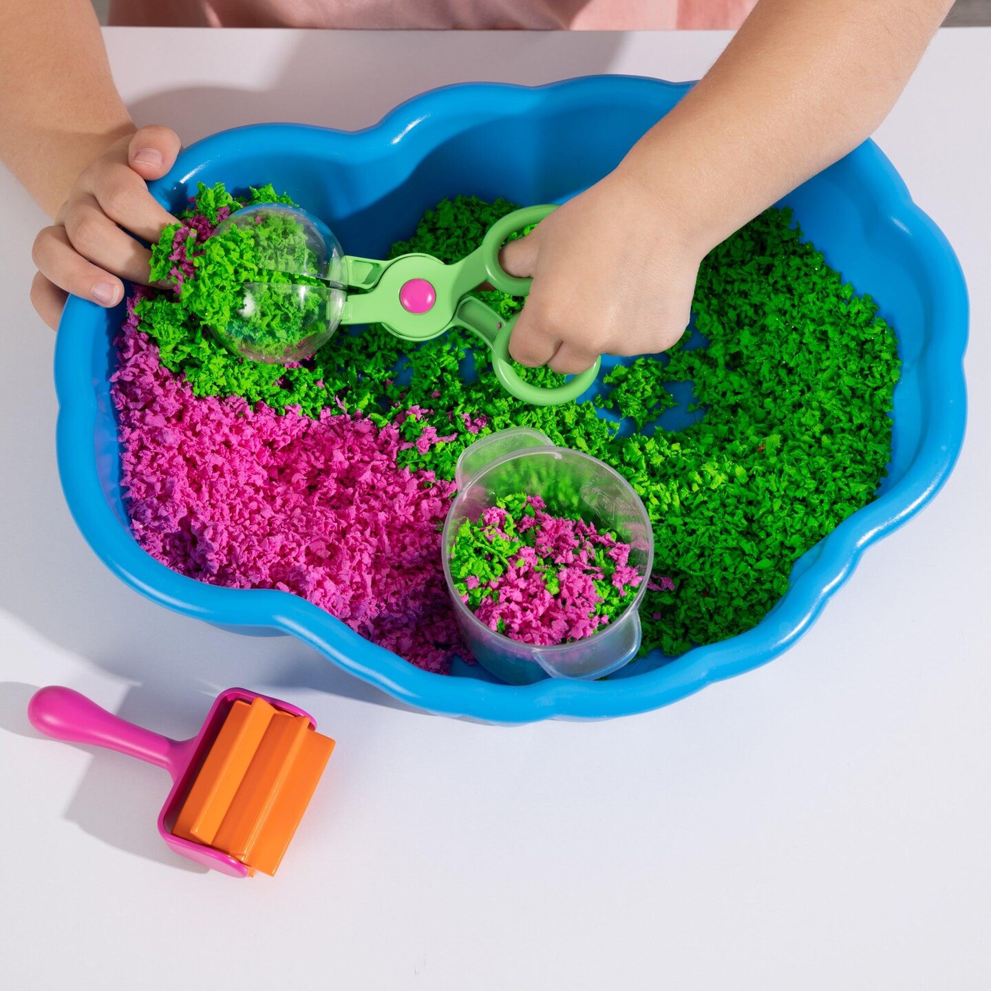 Playfoam&#xAE; Pluffle&#x2122; Sensory Station