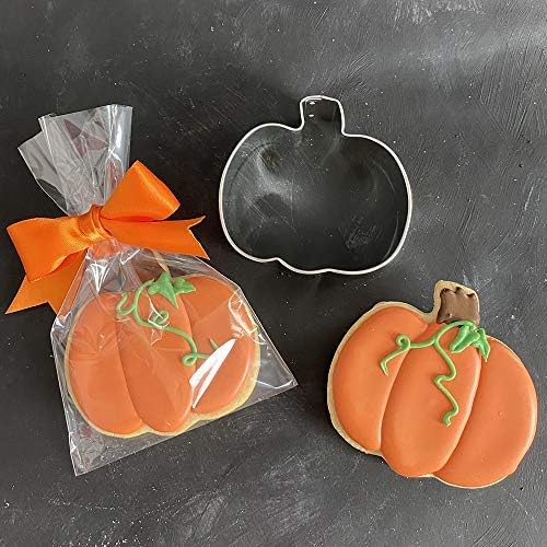 Ann Clark Pumpkin Cookie Cutter, 3&#x22;