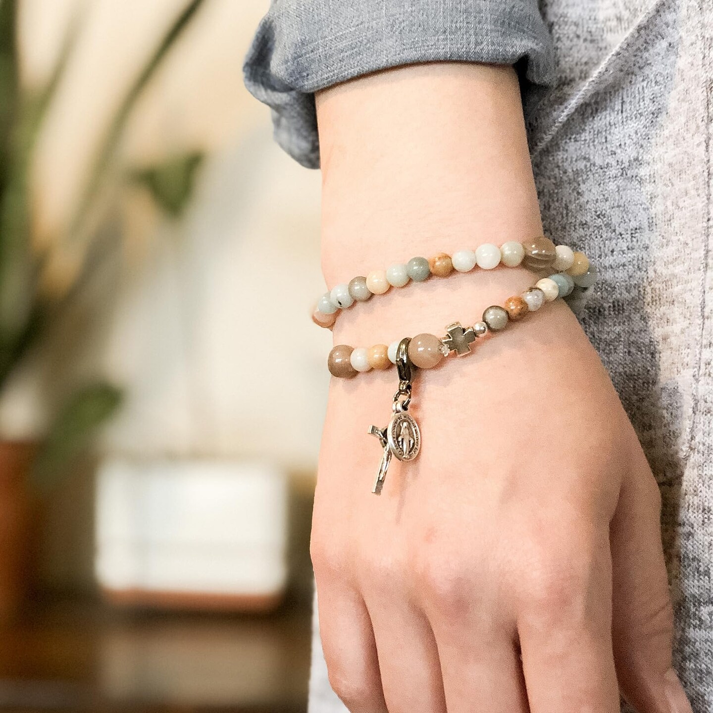 2 Rolls 1MM Stretchy String for Bracelet Making, Rainbow Elastic Bracelets String Thread for Clay Beads, Bracelets, Jewelry Making, Necklaces, Sewing and Crafts