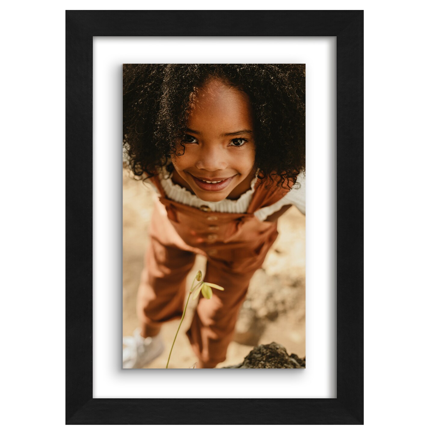 Americanflat Floating Picture Frame for Wall Art - Photo Frame with Floating Effect for Photos, Wall Art, and Pressed Flowers - Polished Glass Cover - Hanging Hardware