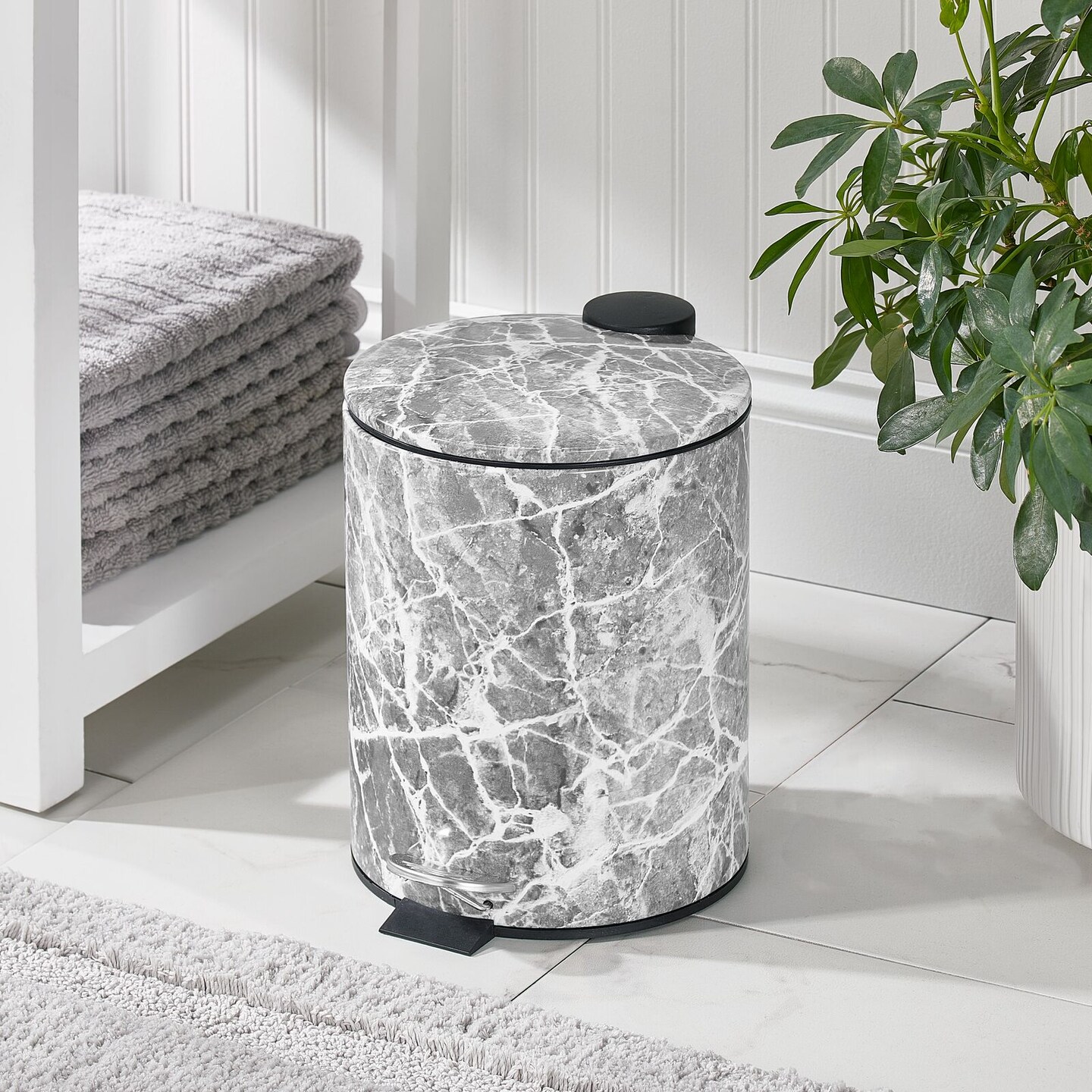 mDesign Round Step Garbage Trash Can, Removable Liner, 1.3 Gallon