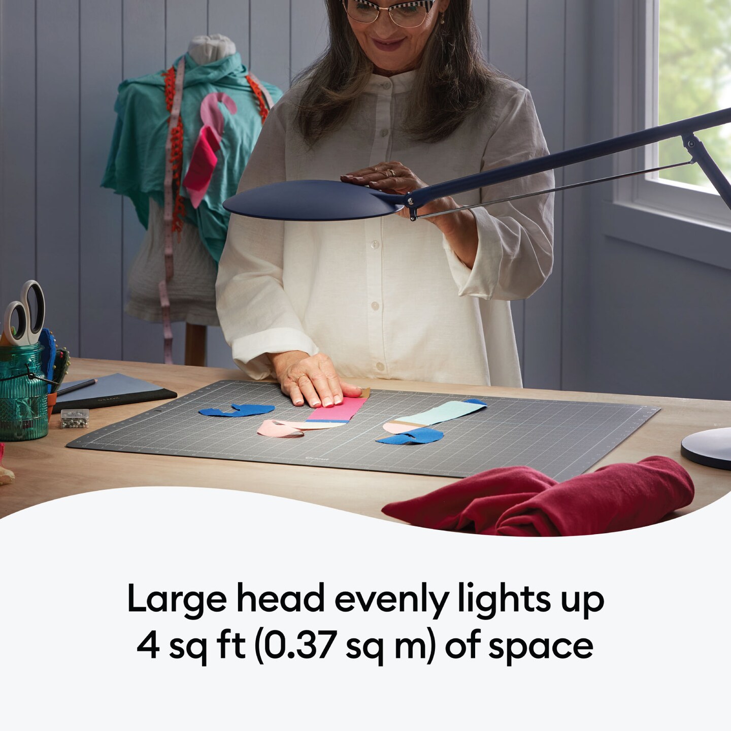 Cricut Bright 360 Floor Lamp &#x26; Design Files Bundle