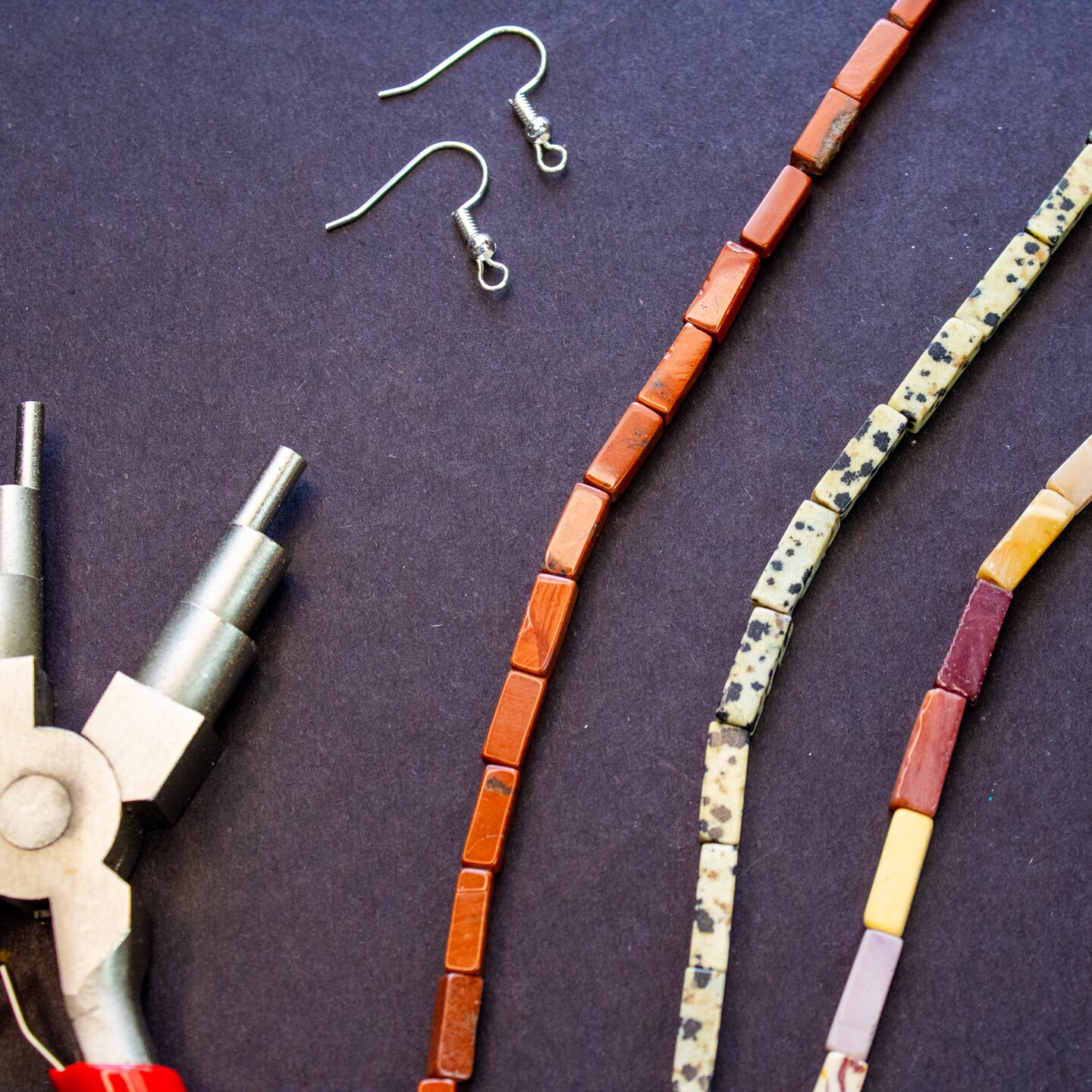 6 Packs of Garnet Chips - 2 x 8&#x22; Strand