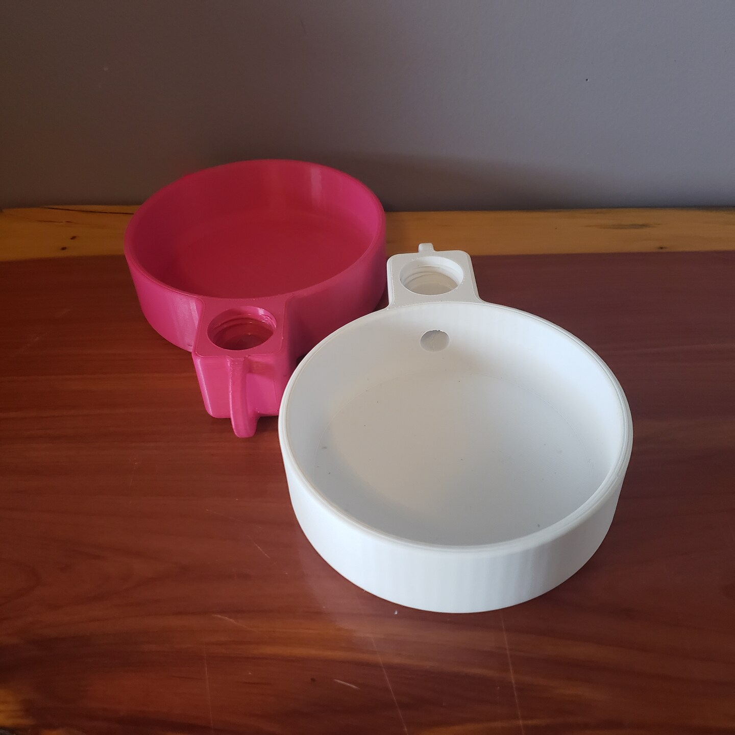 Gravity hotsell water dish