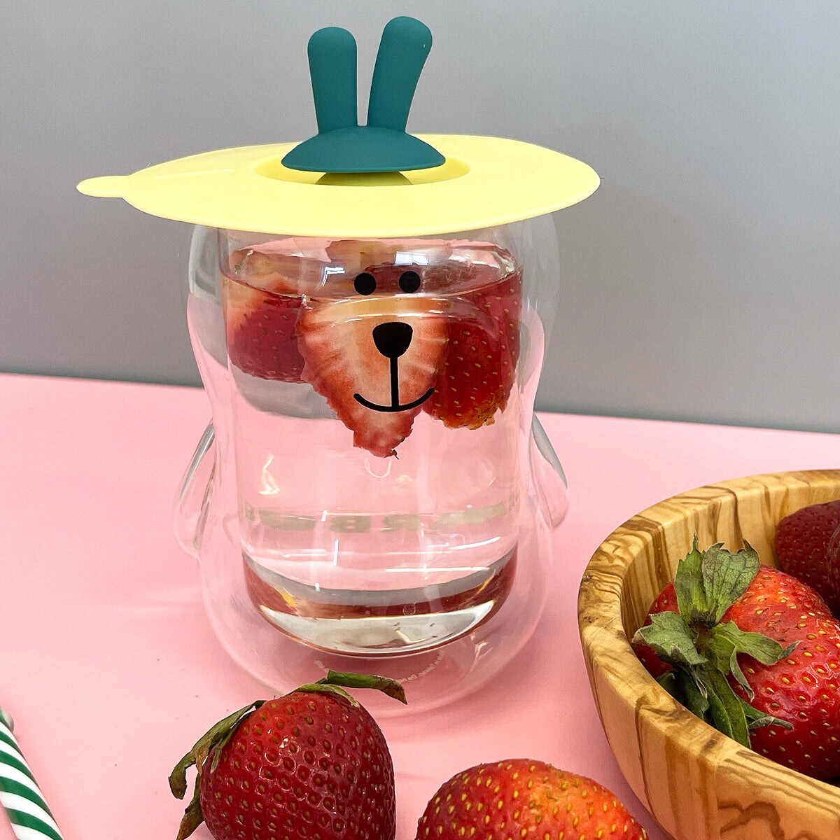 Wrapables® Silicone Cup Lids, Anti-Dust Airtight Mug Covers for Hot and Cold Beverages (Set of 6)