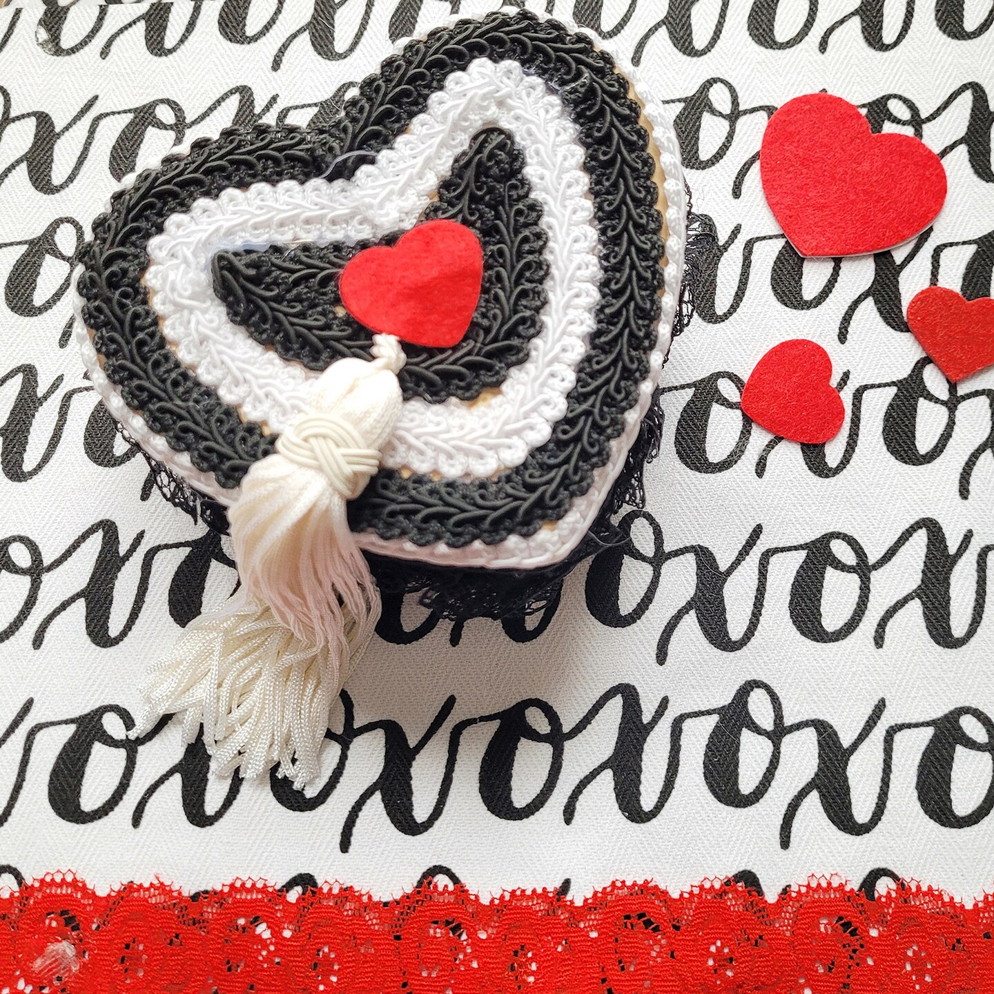 Value Pack of 36 Heart Box with Rose Embossed Lid