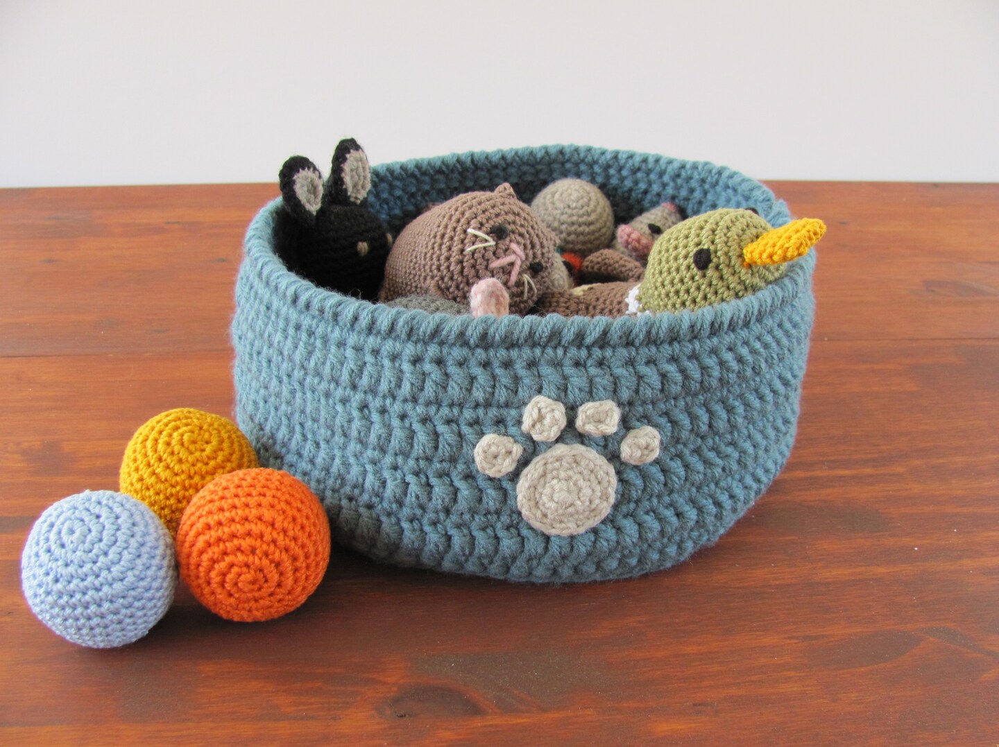 Paw print hot sale basket