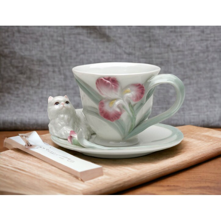 kevinsgiftshoppe Ceramic Persian Cat with Iris Flower Cup and Saucer    Tea Party Decor Cafe Decor