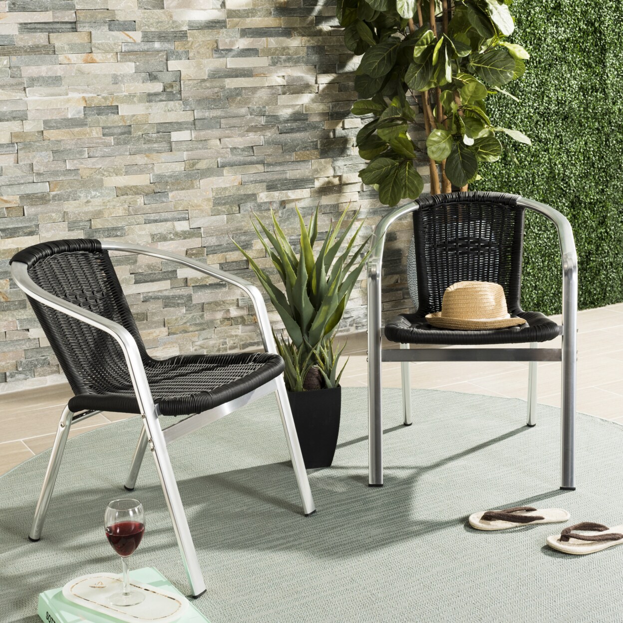 Safavieh Outdoor Collection Wrangell Indoor Outdoor Stacking Arm Chair Black
