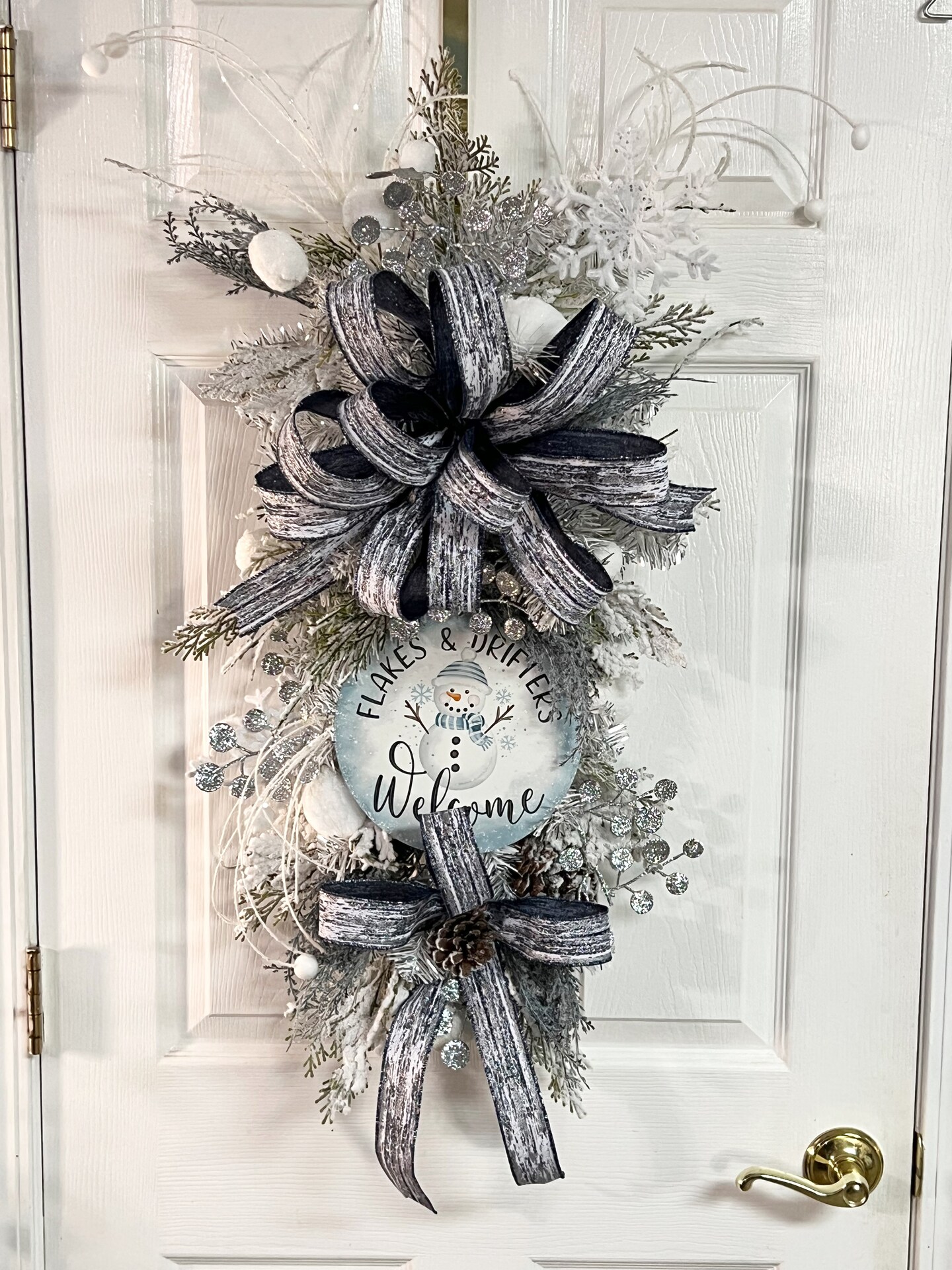 Christmas Wreath, Christmas Swag, Winter swag, Winter Wreath, Front Door outlet Wreath