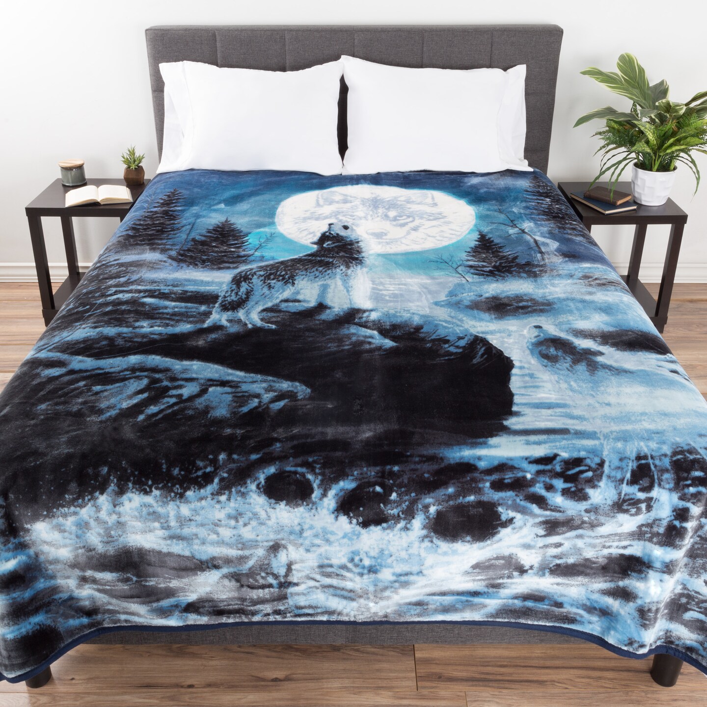 Luxury Mink Fuzzy Blanket Queen Wolf Moon 74X91 Inch Super Soft 7.5 Lbs