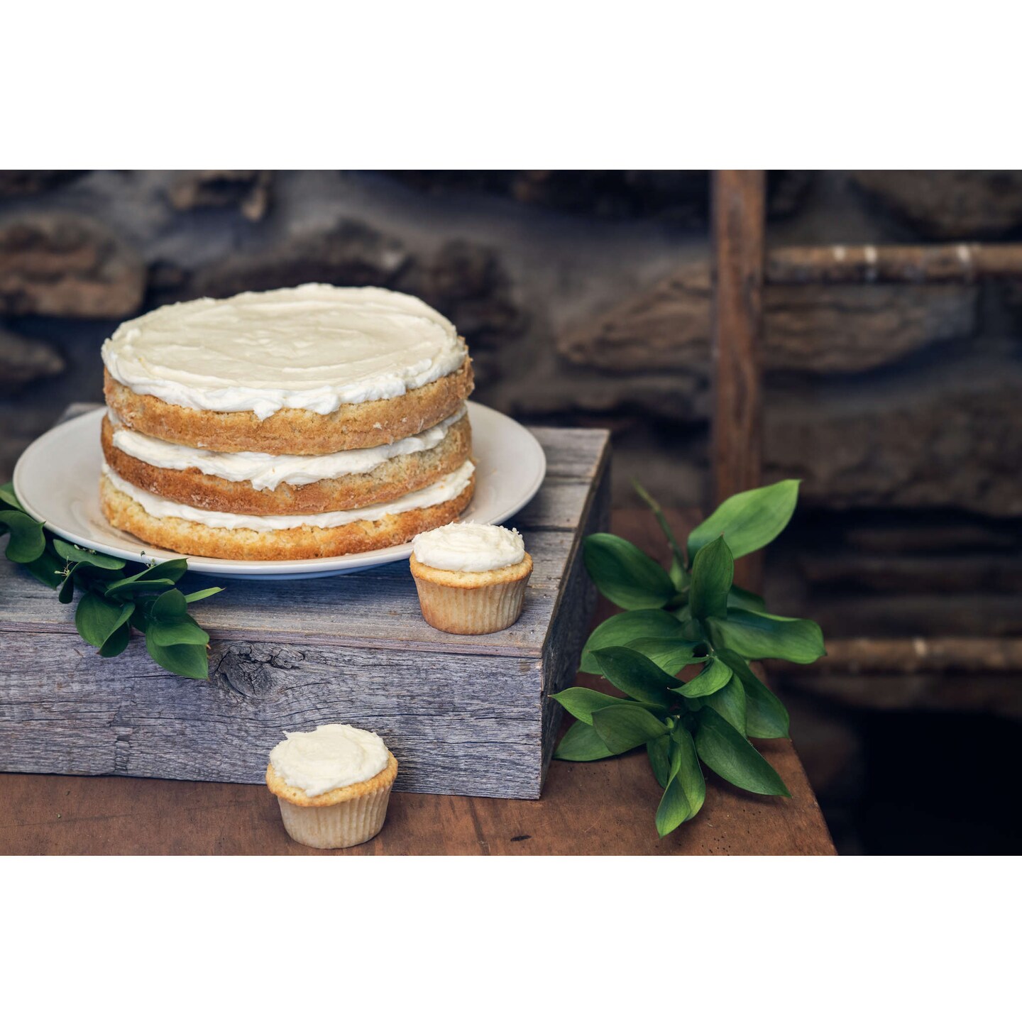 Rustic Farmhouse Reclaimed Wood Cake Stand, Dessert Stand