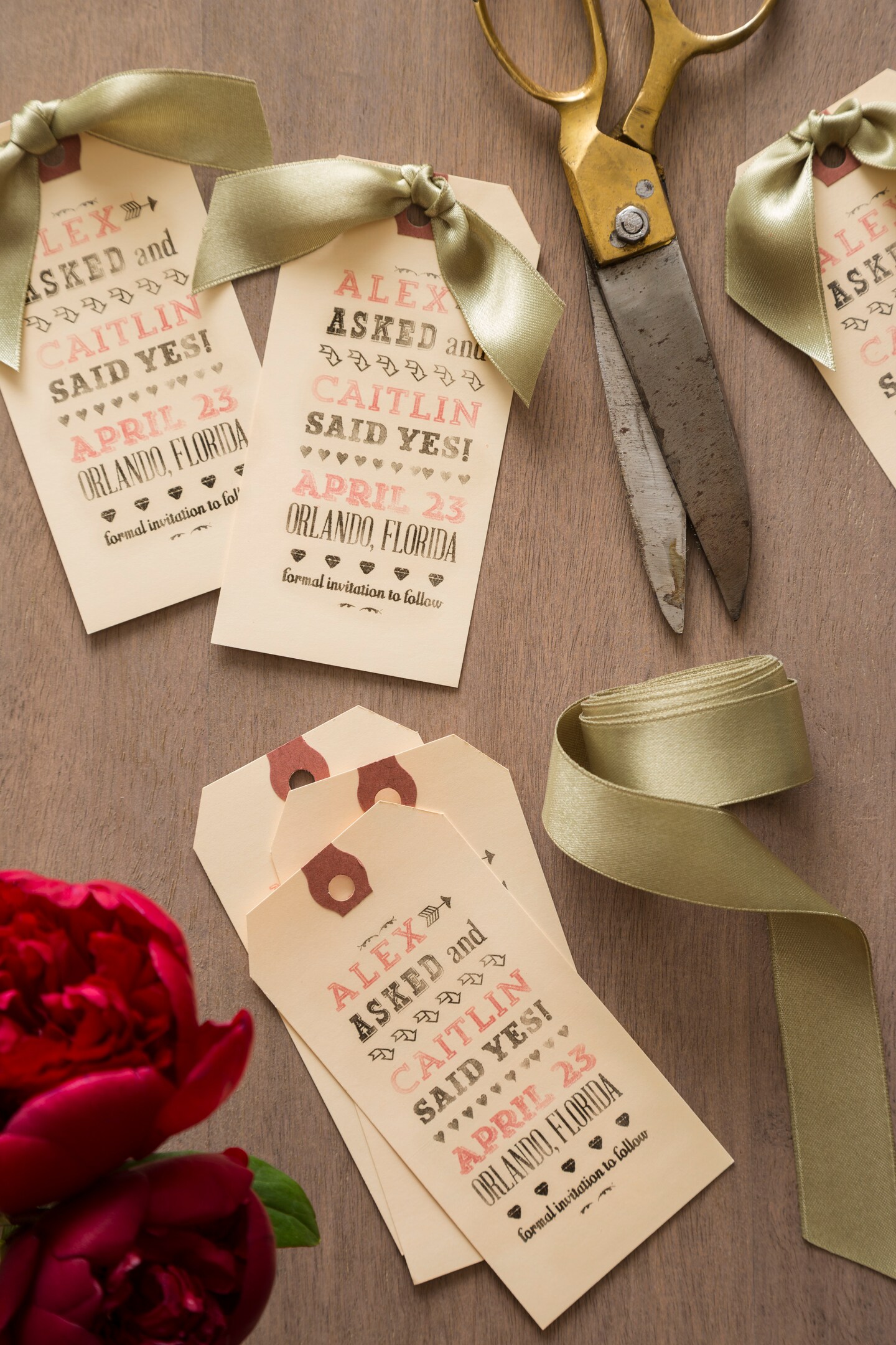 Avery Shipping Tags with Wire, 11.5 pt. Stock, 6-1/4" x 3-1/8", 1,000 Manila Hang Tags (12608)