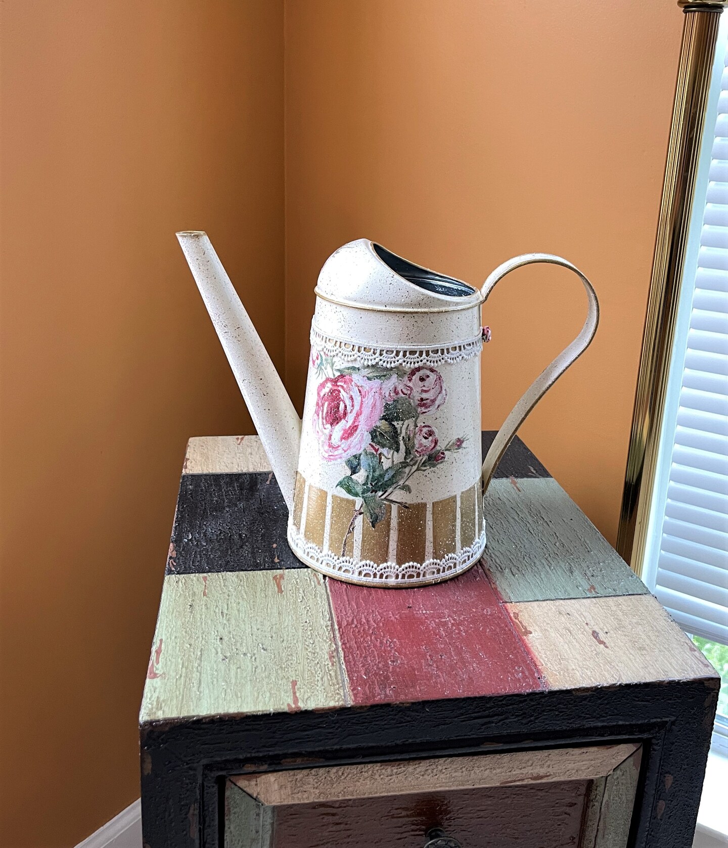 Metal Hand Painted outlet Watering Can, 88 oz - ENGLISH ROSES