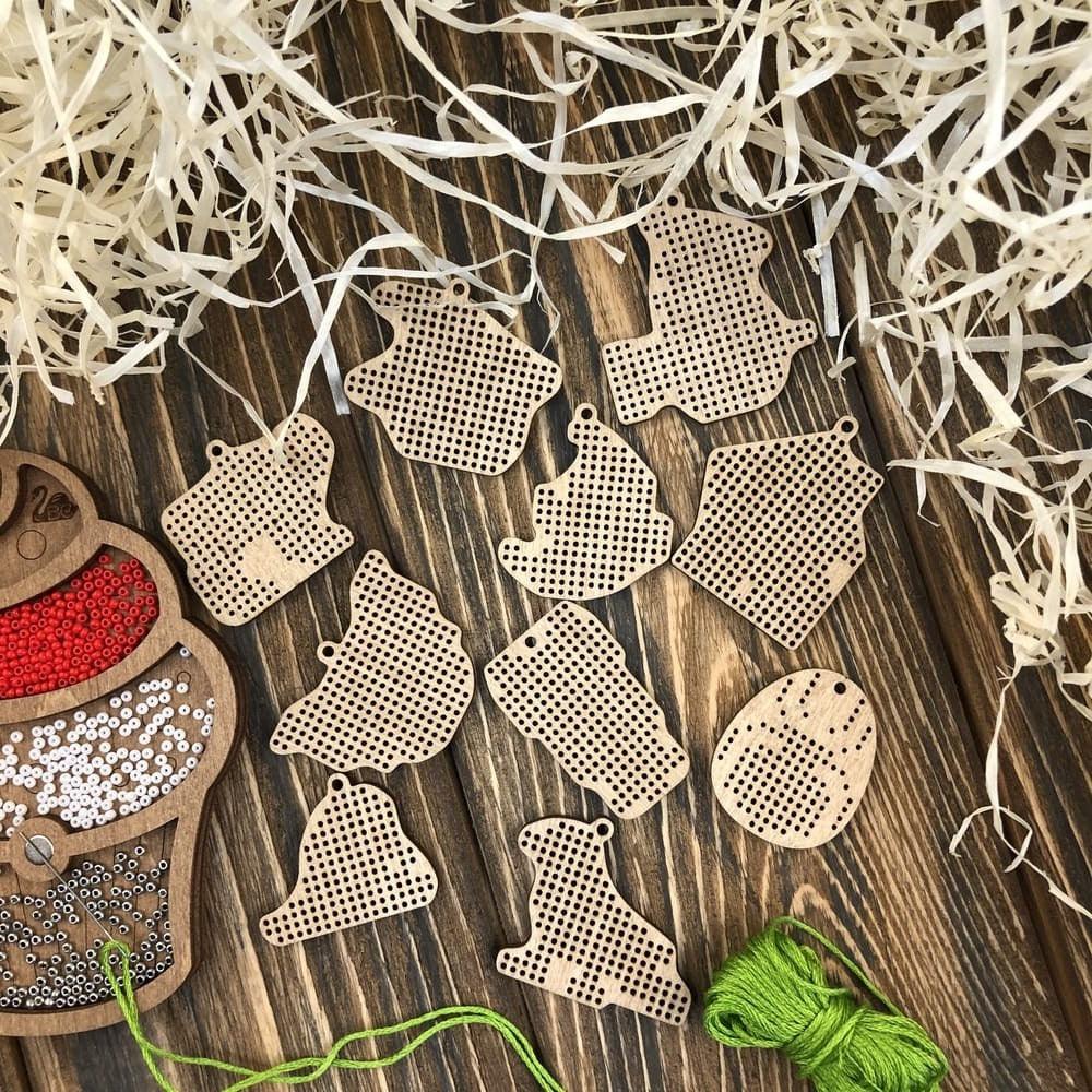 Set of blanks for embroidery on wood