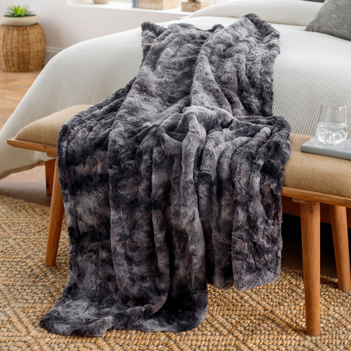 Diva At Home Gray and Black Knife Edge Reversible Throw Blanket 50&#x22; x 70&#x22;