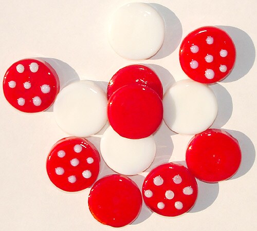 Roman Club Pack Of 72 Red &#x26; White Confetti Glass Decorating Pebbles