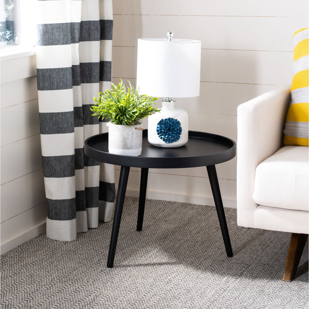Safavieh   Fritz Round Tray Top Side Table Black