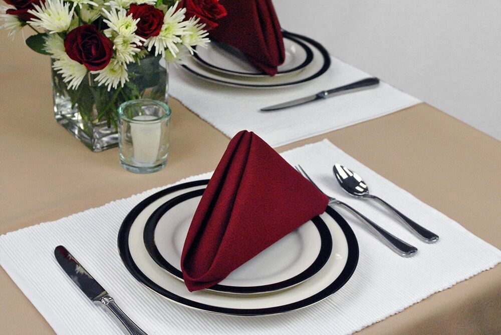 Contemporary Home Living Pack of 6 Winter White Rectangular Cloth Placemats 19&#x22;
