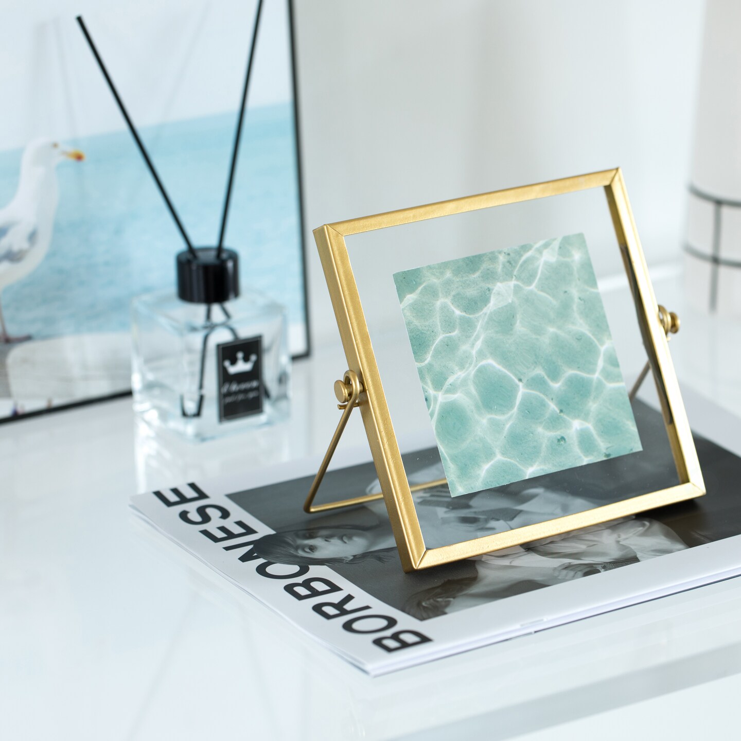 Modern Metal Floating Tabletop Photo Picture Frame with Glass Cover and Easel Stand