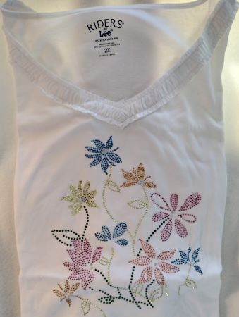 White scoop neck sales tee