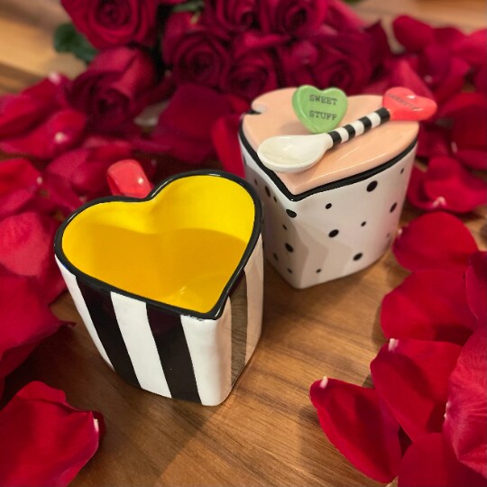 Ceramic Heart Shaped Sugar &#x26; Creamer, Home D&#xE9;cor, Gift for Her, Gift for Mom, Kitchen D&#xE9;cor, Valentine&#x2019;s Day D&#xE9;cor, Romantic D&#xE9;cor