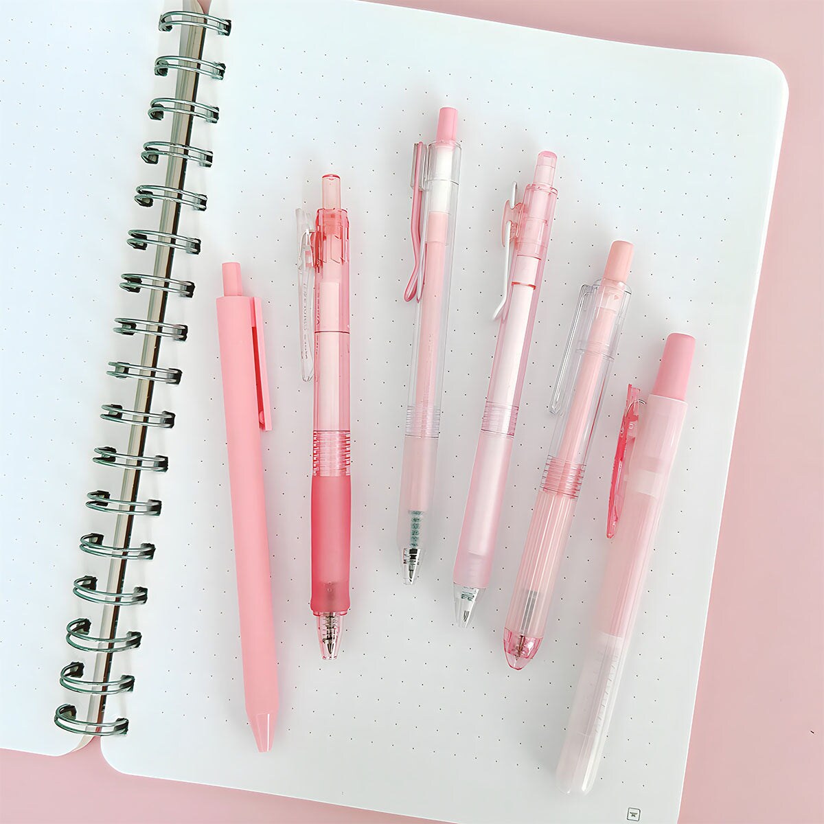 Wrapables Retractable Rollerball Pens and Highlighter Set, 0.5mm Black Gel Ink Pens for Home, Office, Stationery (Set of 6)