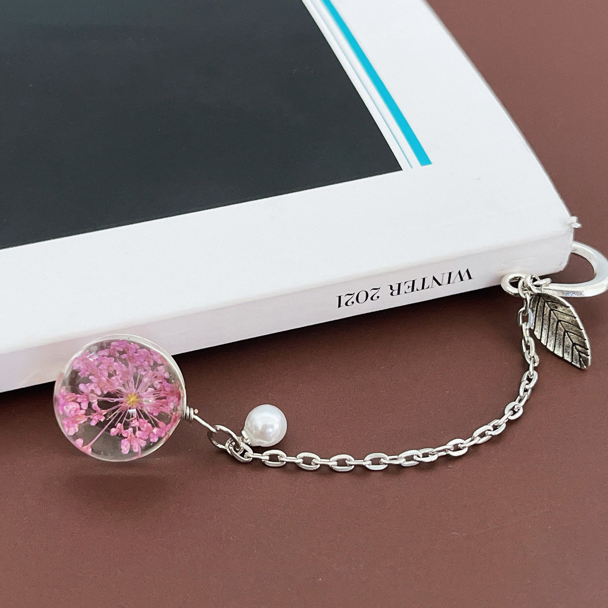 Wrapables Metal Leaf Bookmark with Charm for Book Lovers & Readers (Set of 2)