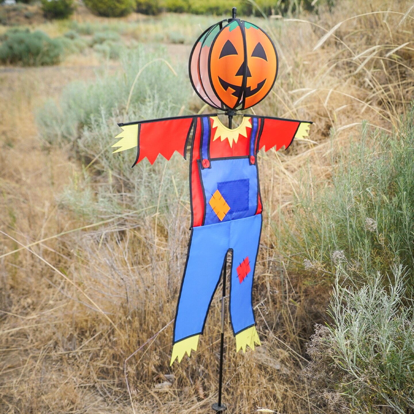 In the Breeze 2485 &#x2014; Pumpkin Scarecrow Ground Ball Spinner &#x2014; Autumn Halloween Yard D&#xE9;cor Wind Spinner