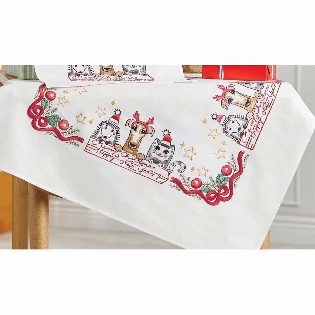 Herrschners  Furry Friends Christmas Table Topper Stamped Embroidery Kit