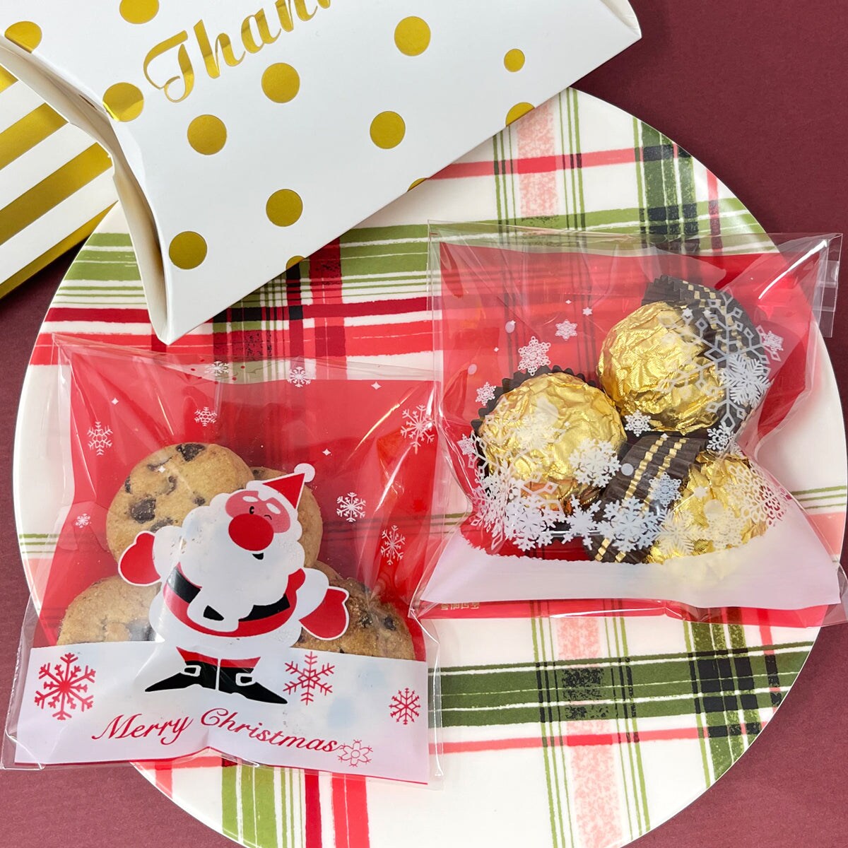 Wrapables Transparent Self-Adhesive 4&#x22; x 4&#x22; Candy and Cookie Bags, Favor Treat Bags for Christmas Parties and Holidays (200pcs)