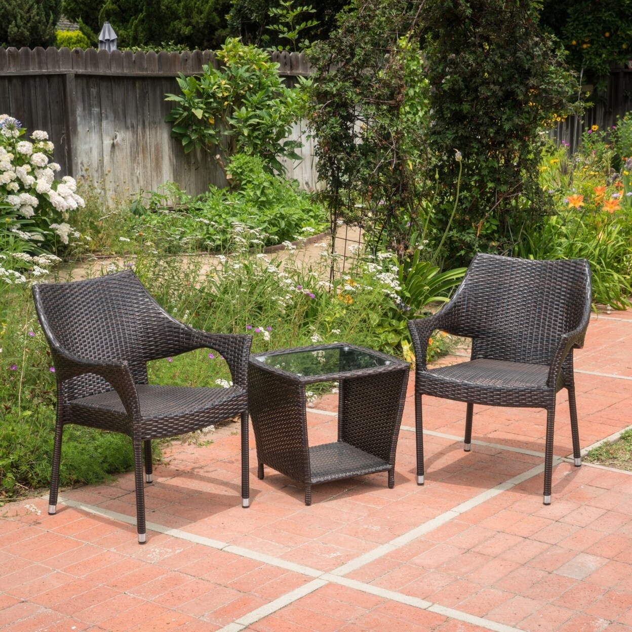 Outdoor discount chat chairs