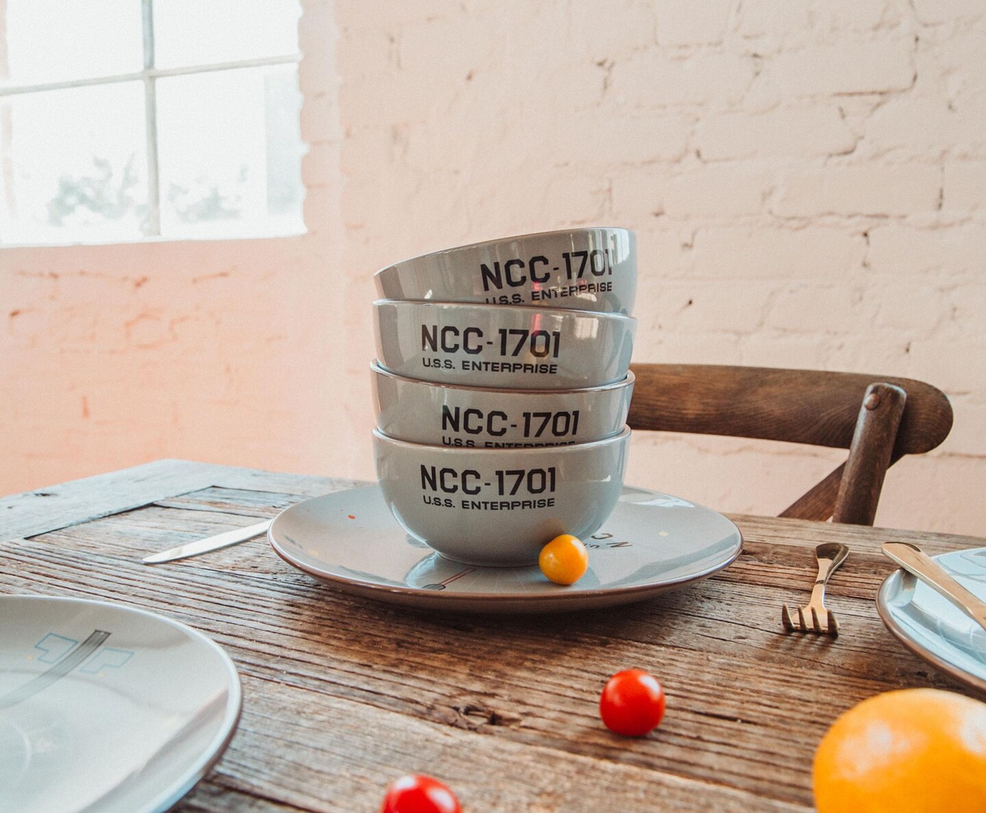 Star Trek NCC-1701 Dinnerware - Thumbnail 3