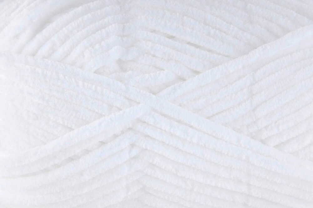 Bella Chenille by Universal Yarn - #101 Snowy - 100% polyester super bulky yarn