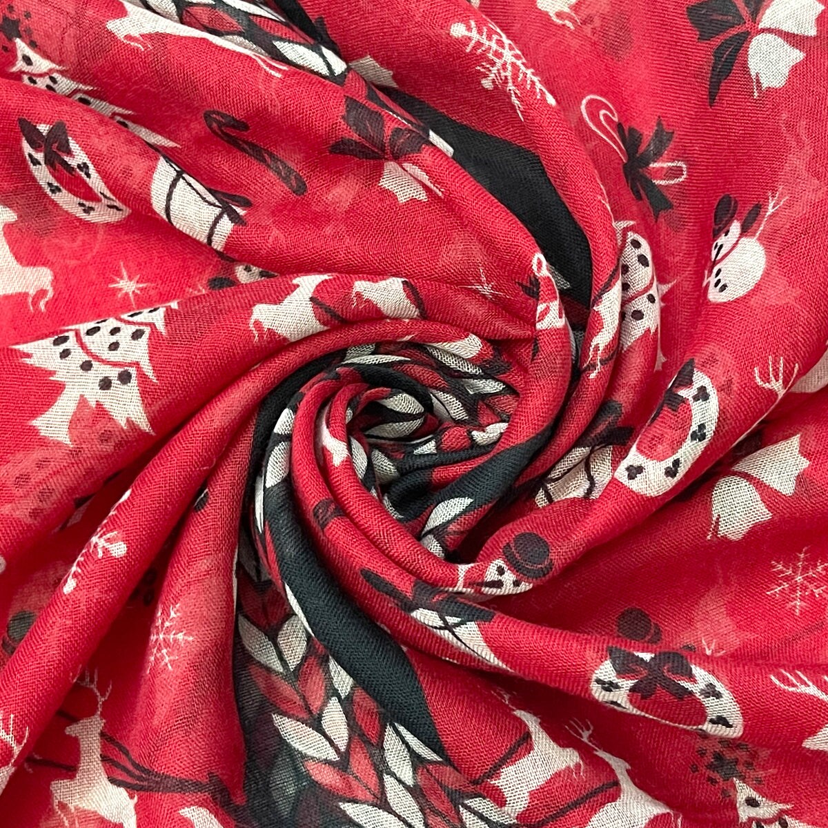 Wrapables Lightweight Winter Holiday Long Scarf, Reindeer &#x26; Sled Red