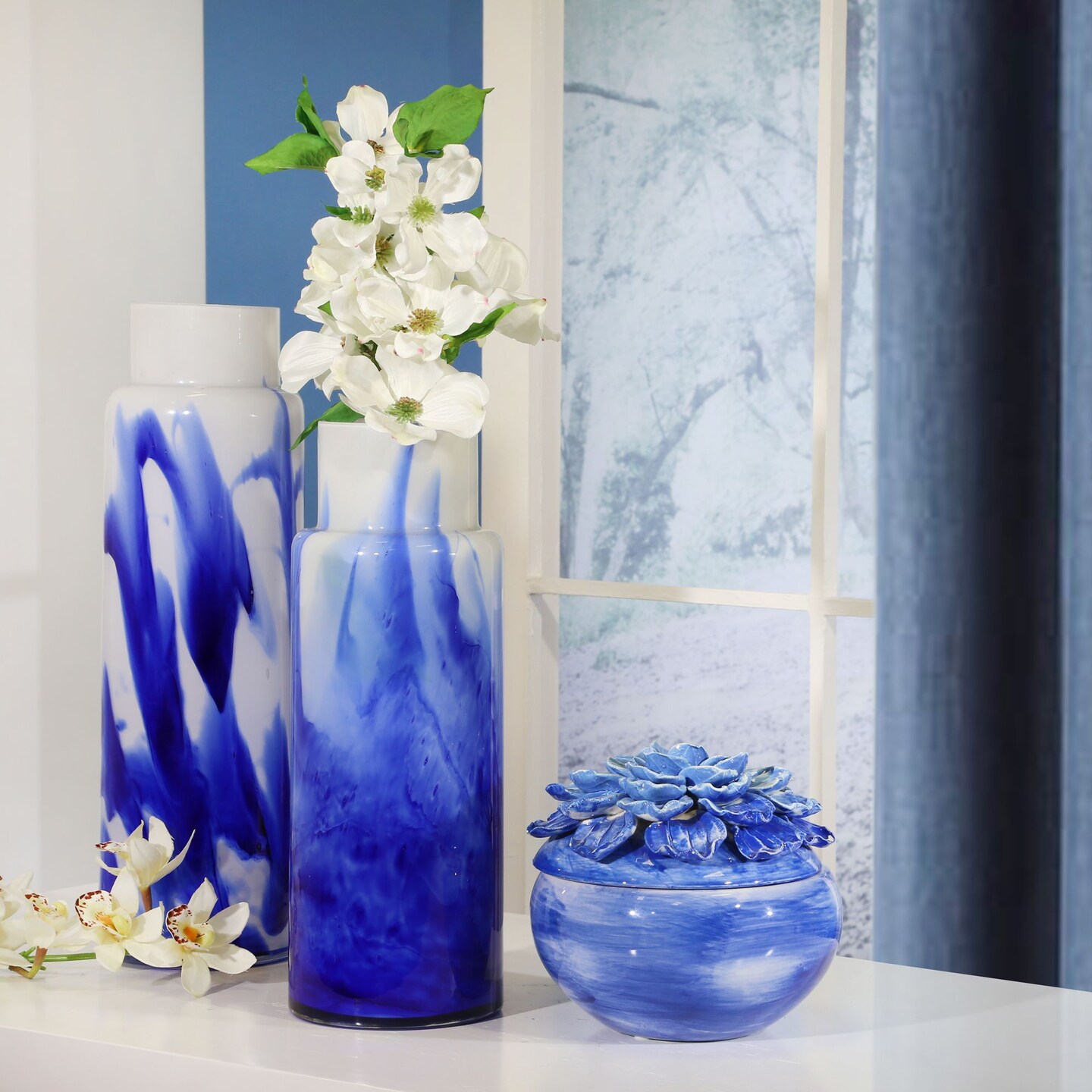 Kingston Living 15.75&#x22; Navy Blue and White Flower Vase Decor