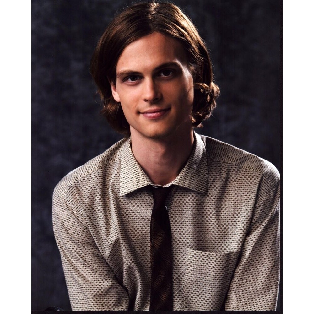 Posterazzi Matthew Gray Gubler Close Up In Brown Patterned Shirt For Criminal Minds Photo Print - Item MVM01811