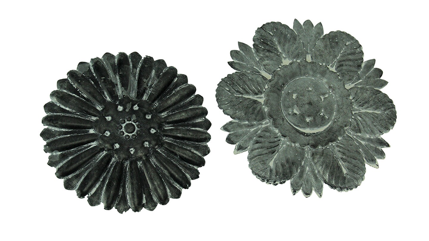 Distressed Embossed Tin Flower Decorative Wall Plaque Set of 2