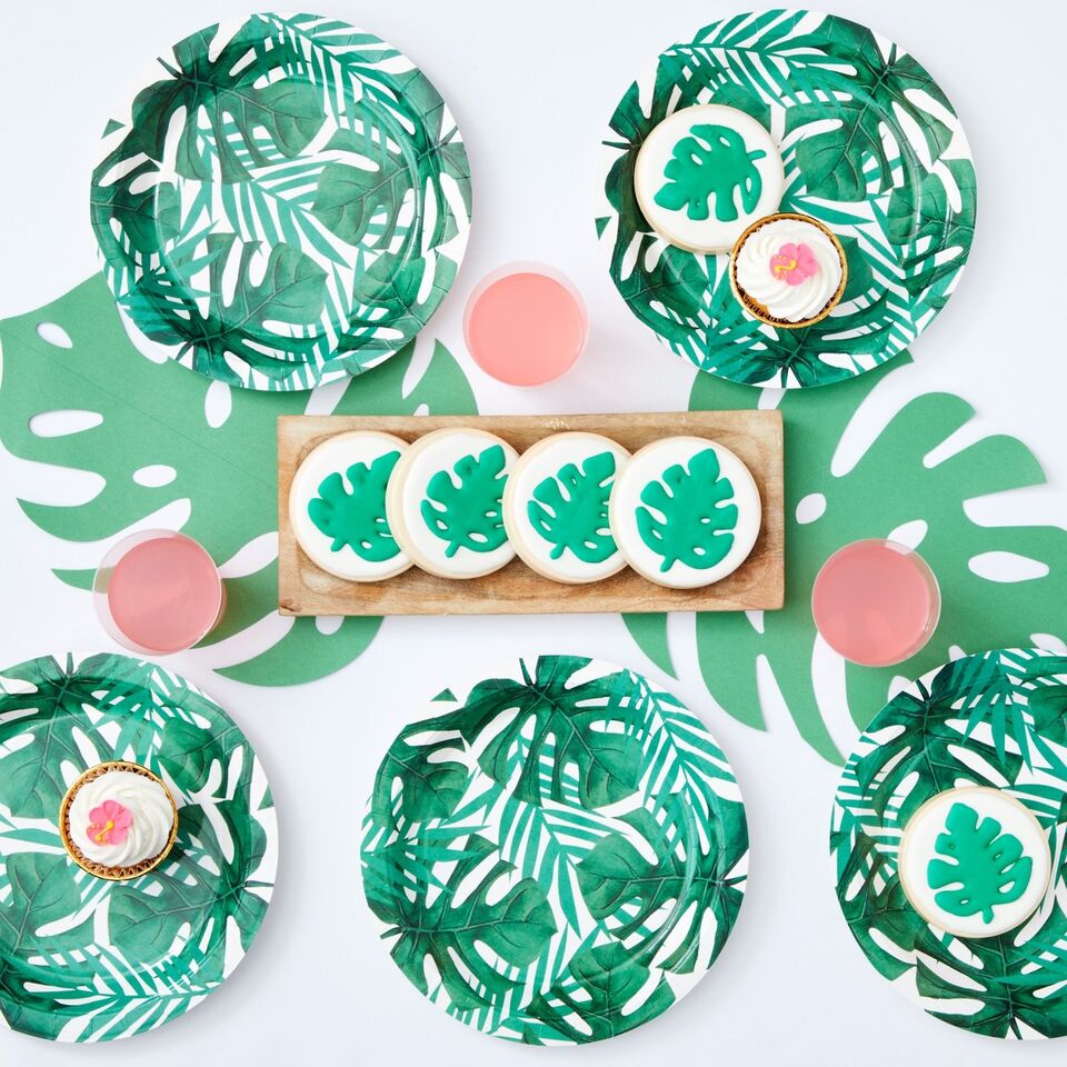 80-Pack Hawaiian Party Plates, Disposable 9&#x22; Green Leaf Plates