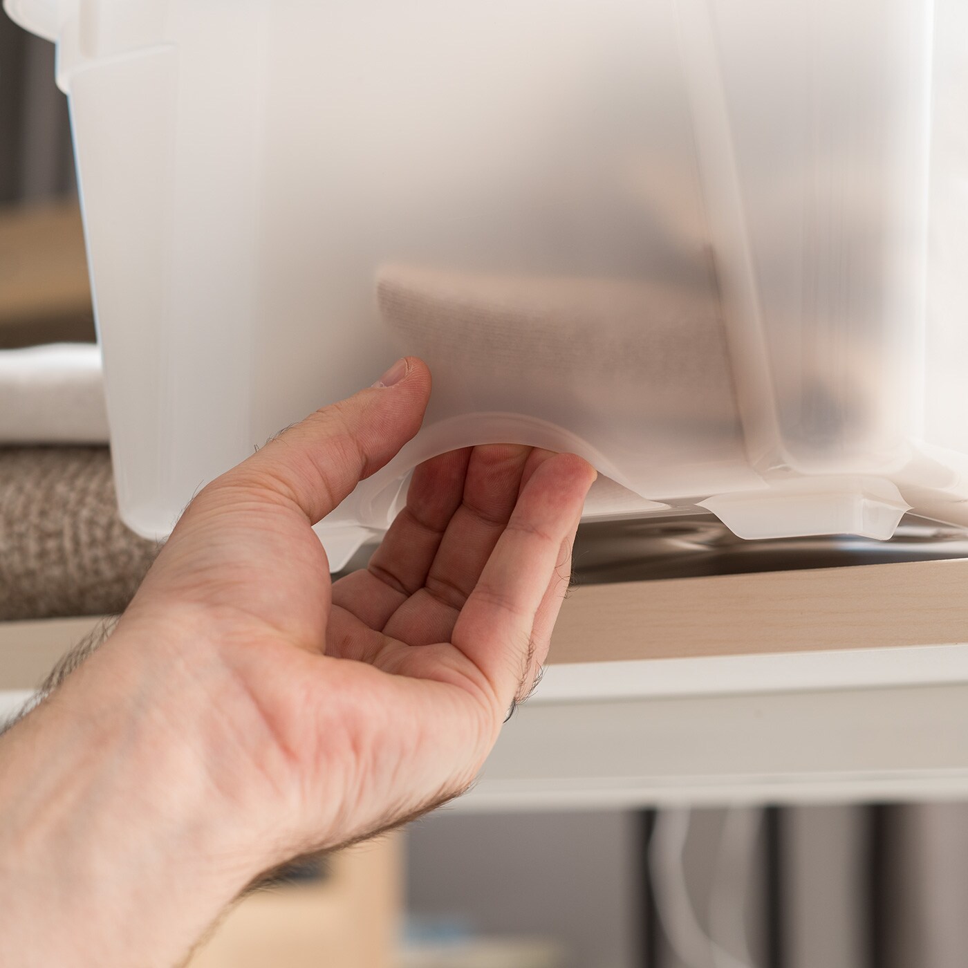 IRIS USA Plastic Storage Bins with Lids and Secure Latching Buckles