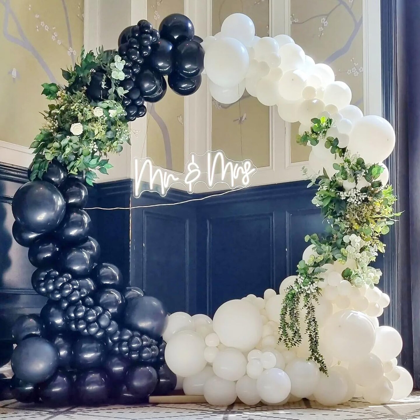 Black and White Balloon Garland Arch Kit, 124pcs White Black Confetti Latex Balloons for Baby Shower Birthday Graduation Wedding Engagements Anniversary Celebrations Party Decorations
