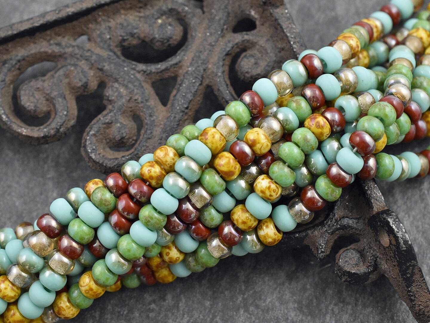 2/0 Aged Adelle Picasso Mix Seed Beads (21&#x22; Strand)