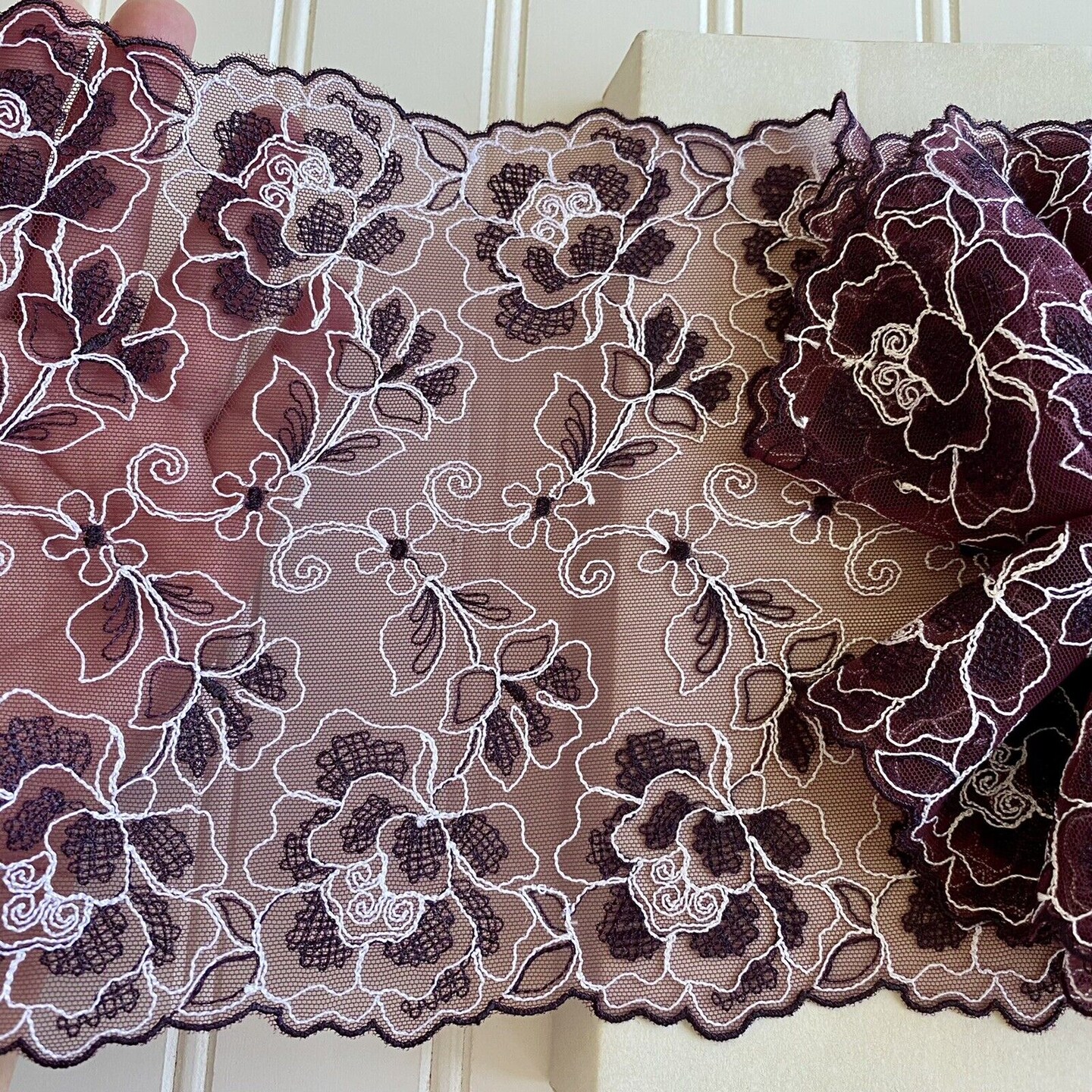Kitcheniva Burgundy White Embroidered Double Edged Lace Trim Sewing