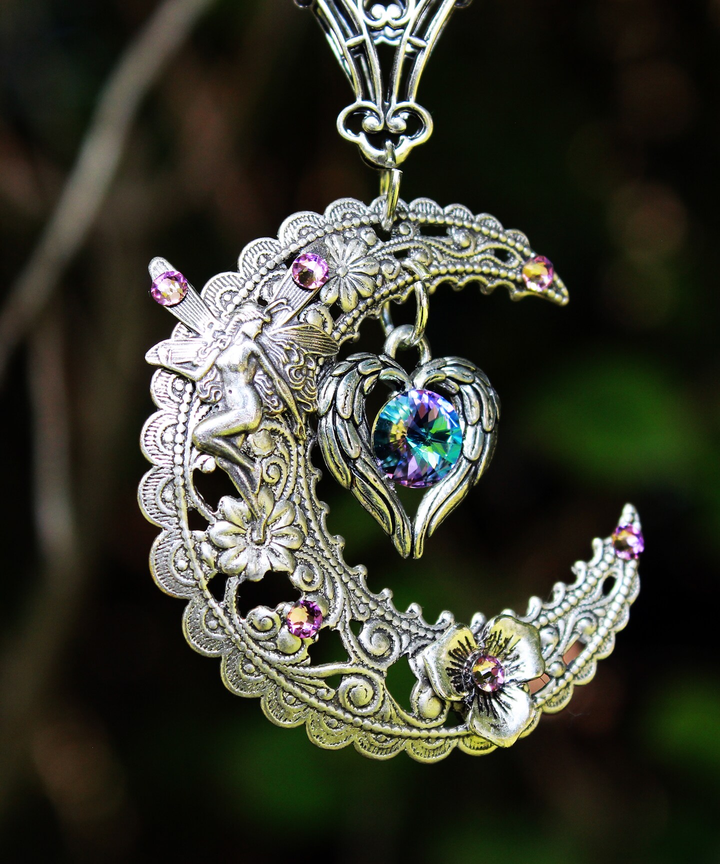 Moon pendant. Diamonds, platinum. | Tiffany & Co.